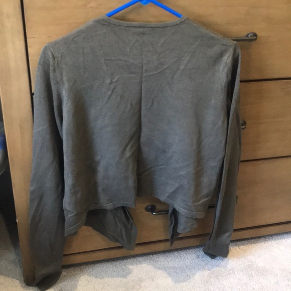 Olive Green Short Sweater - Picture 3 of 4